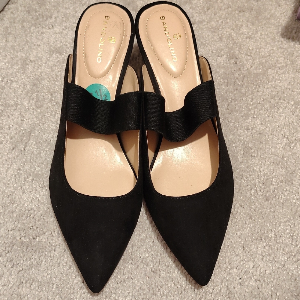 Bandolino Black Pointed-Toe Mules